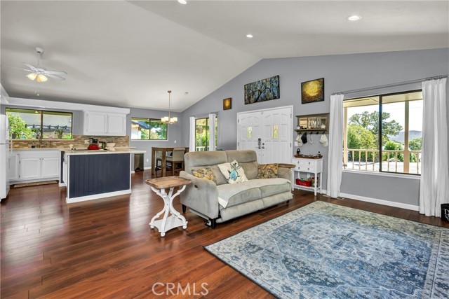 18682 North Shore Drive, Hidden Valley Lake CA: https://media.crmls.org/medias/a055f981-5129-4fca-a119-bbfef379de5f.jpg