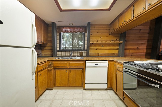 Detail Gallery Image 12 of 34 For 833 E Mountain Ridge Rd, Almanor,  CA 96137 - 3 Beds | 2 Baths