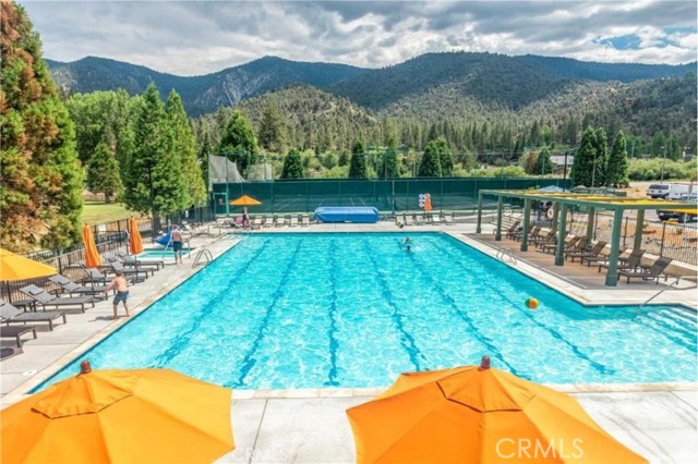 2204 Tirol Drive, Pine Mountain Club CA: https://media.crmls.org/medias/a056b950-bb73-4588-99fc-5286f1c9943d.jpg