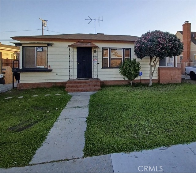 3000 W 84th Street, Inglewood CA: https://media.crmls.org/medias/a0570d55-496b-46e6-adbf-45d05f80b8b9.jpg