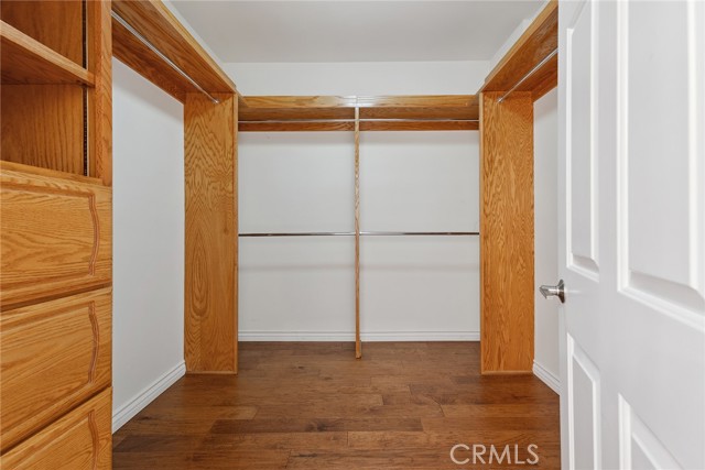 22501 Marilla Street, Chatsworth CA: https://media.crmls.org/medias/a0571d84-f1ec-4167-bdde-3d9df15238d6.jpg