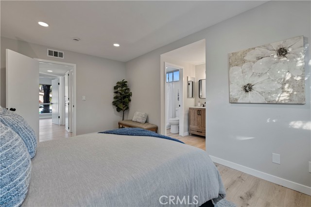 Detail Gallery Image 18 of 49 For 18838 Cabral, Canyon Country,  CA 91351 - 4 Beds | 3 Baths