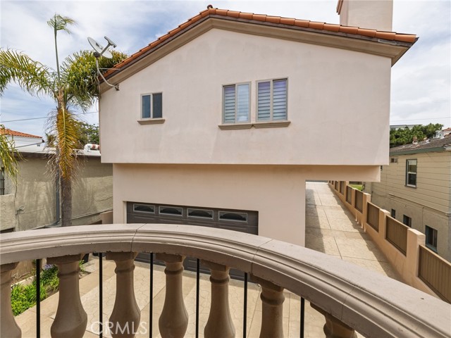 229 N Juanita Avenue, Redondo Beach CA: https://media.crmls.org/medias/a0596476-6793-4079-b6c9-a433e6bfbc02.jpg
