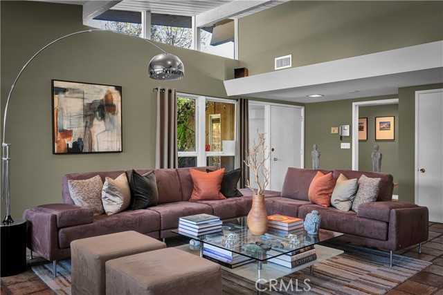 Detail Gallery Image 5 of 60 For 6119 Mary Ellen, Valley Glen,  CA 91401 - 4 Beds | 2 Baths