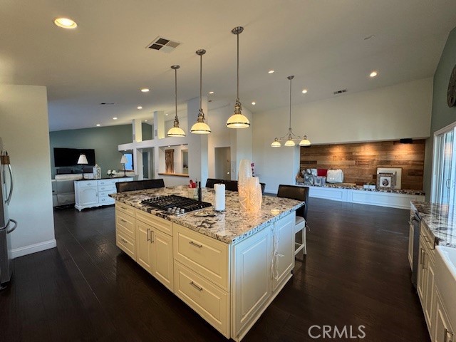 Detail Gallery Image 12 of 47 For 307 Appleby St, Corona,  CA 92881 - 4 Beds | 3/1 Baths