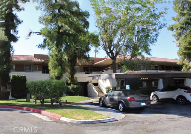 Image 3 for 575 Villa CT #209