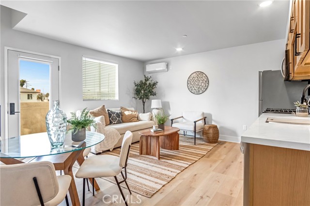 Detail Gallery Image 2 of 20 For 10035 S Western Ave #106,  Los Angeles,  CA 90047 - 2 Beds | 2 Baths