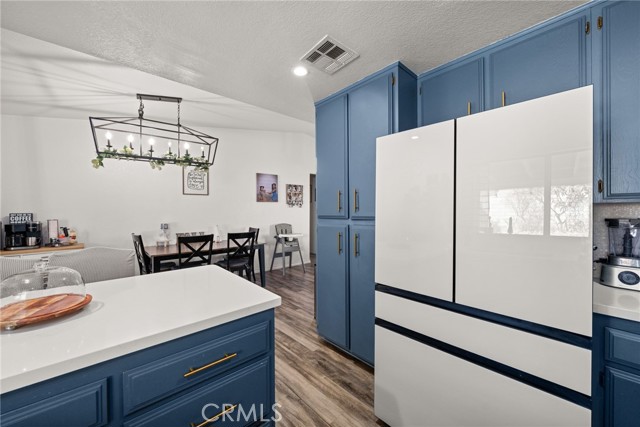 15454 Raymond, Fontana CA: https://media.crmls.org/medias/a05cce9b-7e40-4aea-90bf-d6d51663c86f.jpg