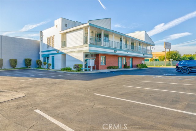 Image 50 of 52 For 16336 Whittier