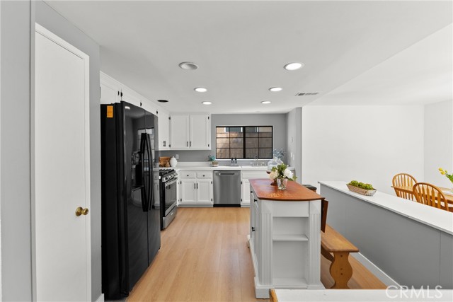 Detail Gallery Image 15 of 60 For 18826 Cabral, Canyon Country,  CA 91351 - 5 Beds | 3 Baths