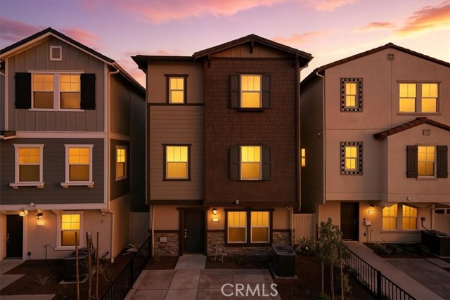 Detail Gallery Image 2 of 34 For 2520 Iconic St, South El Monte,  CA 91733 - 4 Beds | 3/1 Baths