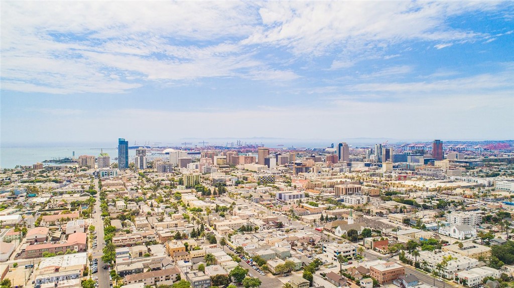 851 E 9th Street 205