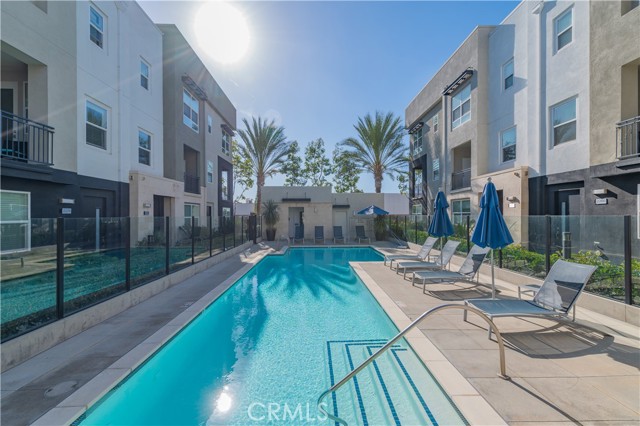 Detail Gallery Image 3 of 19 For 2236 Synergy, Irvine,  CA 92614 - 4 Beds | 3/1 Baths