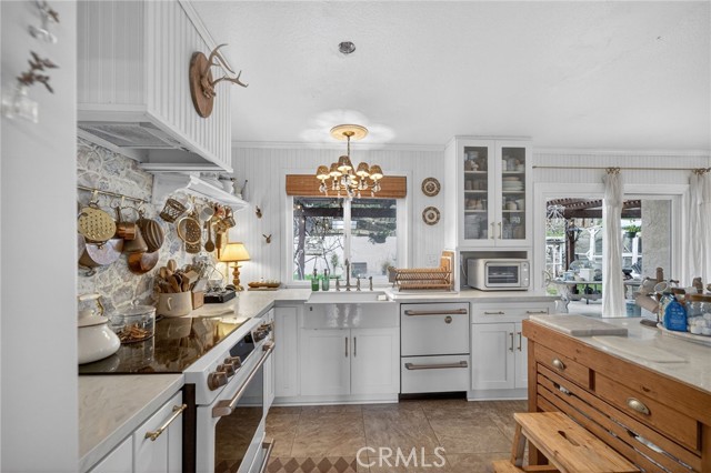 Detail Gallery Image 14 of 55 For 29737 Calle Palmas, Temecula,  CA 92591 - 4 Beds | 3 Baths