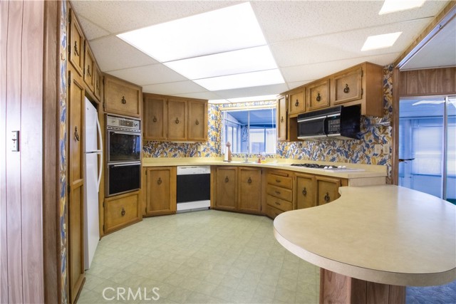 Detail Gallery Image 9 of 26 For 1387 Bishop, Hemet,  CA 92545 - 2 Beds | 2 Baths