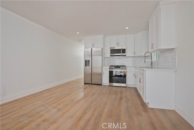 6962 Shoshone Avenue, Lake Balboa CA: https://media.crmls.org/medias/a0614fc7-c287-48dc-aee6-25893db4f084.jpg