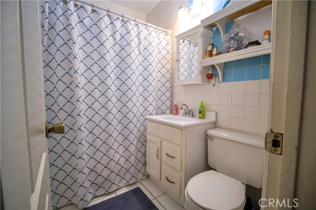 Detail Gallery Image 11 of 32 For 8331 Vista Del Rosa St, Downey,  CA 90240 - 3 Beds | 2 Baths