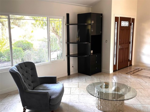 Detail Gallery Image 5 of 19 For 719 Cobb Ave, Placentia,  CA 92870 - 4 Beds | 2 Baths