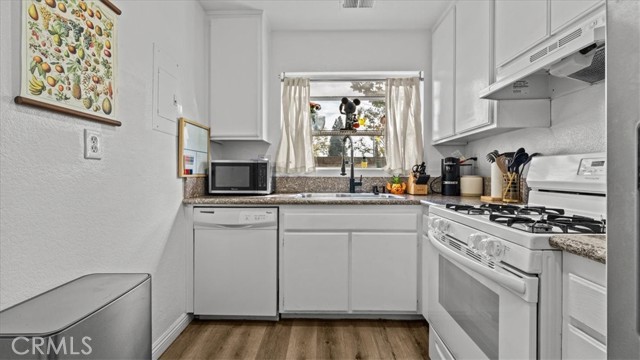 Detail Gallery Image 11 of 28 For 1706 S Mountain, Ontario,  CA 91762 - 2 Beds | 2/1 Baths