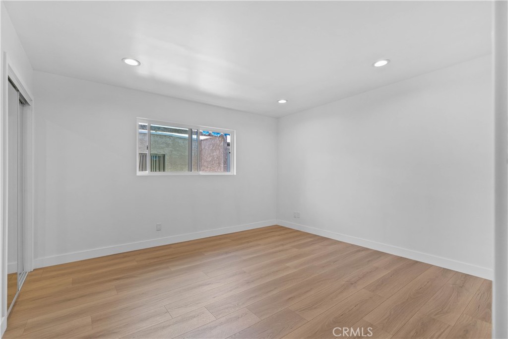 https://media.crmls.org/medias/a06326ed-fbc5-4829-91bc-5ea834dd2768.jpg?preset=X-Large