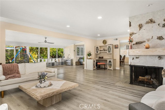 Detail Gallery Image 9 of 31 For 909 N Cleveland, Orange,  CA 92867 - 3 Beds | 2/1 Baths