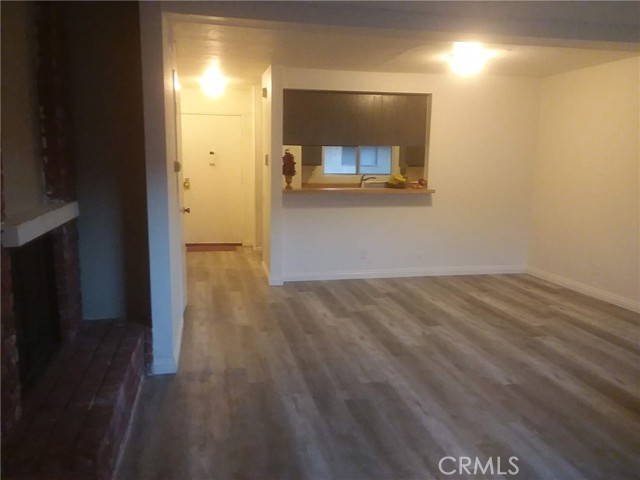 Detail Gallery Image 5 of 16 For 21219 Roscoe Bld #215,  Canoga Park,  CA 91304 - 2 Beds | 1/1 Baths