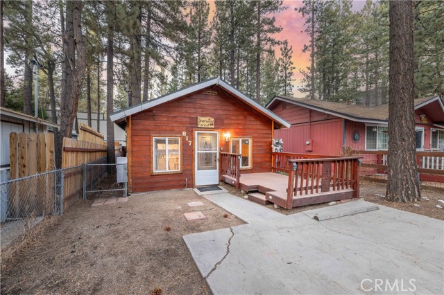 Detail Gallery Image 1 of 26 For 817 W Sherwood Bld, Big Bear City,  CA 92314 - 2 Beds | 1 Baths