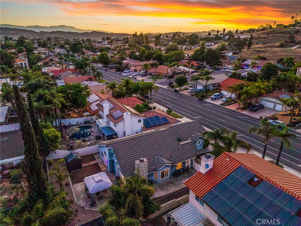 https://media.crmls.org/medias/a065933e-bd53-40a0-a3ae-e96b102e9279.jpg?preset=X-Large