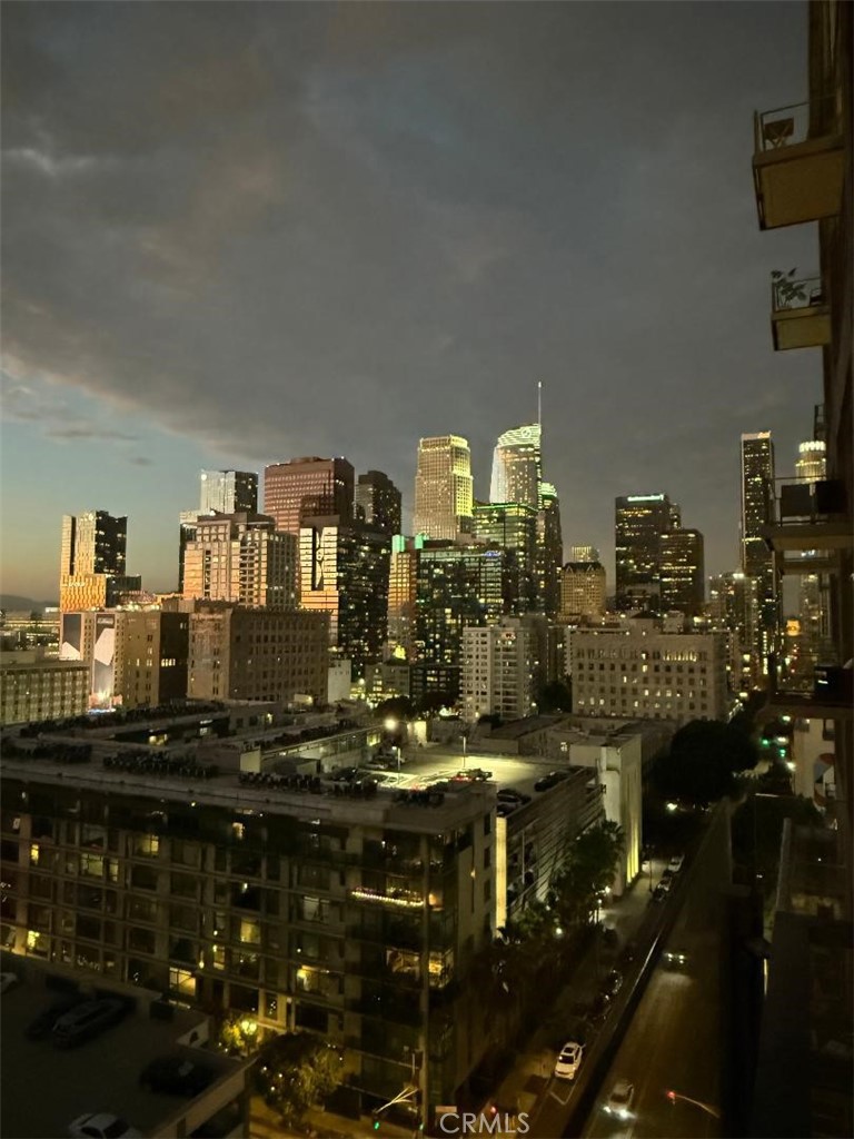 https://media.crmls.org/medias/a065d4ca-3e6d-450f-9070-fb64f4e55821.jpg?preset=X-Large