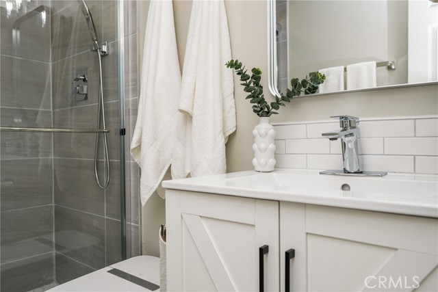 4052 Escudero, Irvine CA: https://media.crmls.org/medias/a0673762-4305-4dee-836c-cab303647d3c.jpg