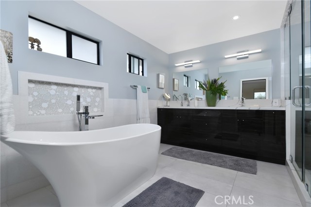 4751 Del Moreno Drive, Woodland Hills CA: https://media.crmls.org/medias/a068cb86-90ad-47a8-a1d1-527b3f27a84f.jpg