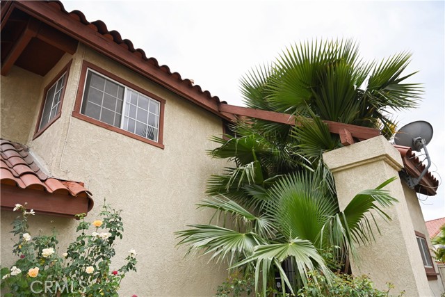 Detail Gallery Image 2 of 19 For 13605 Plato Dr, Moreno Valley,  CA 92553 - 3 Beds | 2/1 Baths