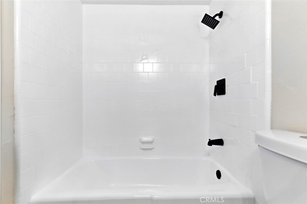 https://media.crmls.org/medias/a069db52-ab1c-465c-b458-7d285679cc6c.jpg?preset=X-Large
