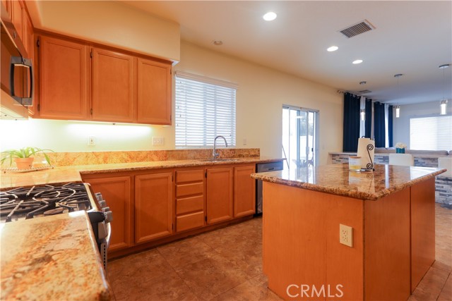 17581 Cedarwood Drive, Riverside CA: https://media.crmls.org/medias/a069f2d6-fdd0-4caa-8d70-c8909e2a8c47.jpg