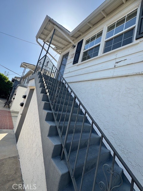 4147 1/2 Warner Boulevard, Burbank CA: https://media.crmls.org/medias/a069fe28-e87e-4c8a-ad3c-a5ae17e9416a.jpg