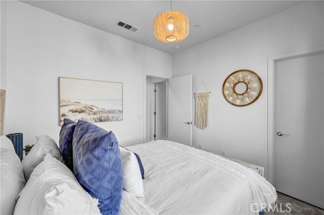 5092 Long Beach photo 11