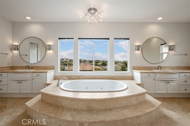 Detail Gallery Image 32 of 50 For 21 Vista Sole St, Dana Point,  CA 92629 - 4 Beds | 3/1 Baths