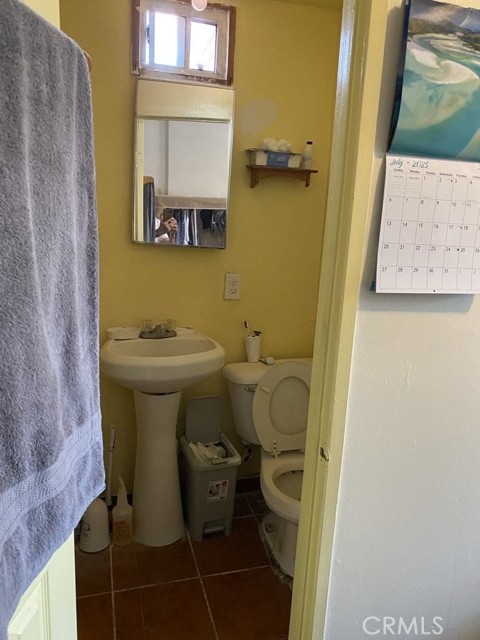 10406 San Carlos, South Gate CA: https://media.crmls.org/medias/a06b6d21-1836-4db9-9794-cd3537003438.jpg