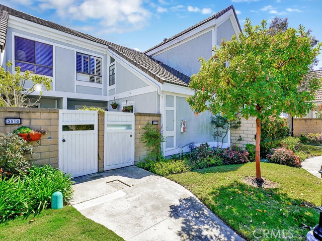 3512 Bravata Drive, Huntington Beach CA: https://media.crmls.org/medias/a06bfae7-f111-4a6e-b28a-62a62ac7ef79.jpg