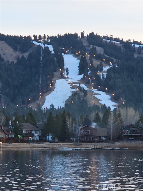 Detail Gallery Image 5 of 50 For 41922 Centre Ct, Big Bear Lake,  CA 92315 - 3 Beds | 3/1 Baths