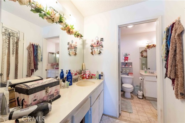 1363 San Simeon Court, Ventura CA: https://media.crmls.org/medias/a06d2542-909f-49d8-92a9-10b587b224b5.jpg