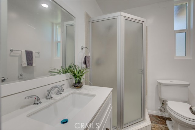 Detail Gallery Image 19 of 30 For 5901 Canterbury Dr #12,  Culver City,  CA 90230 - 2 Beds | 2 Baths