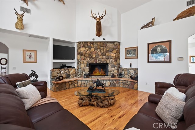 Detail Gallery Image 8 of 75 For 29499 Ozena, Maricopa,  CA 93252 - 3 Beds | 3/1 Baths