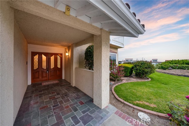 Detail Gallery Image 5 of 43 For 3823 via Manzana, San Clemente,  CA 92673 - 5 Beds | 4 Baths