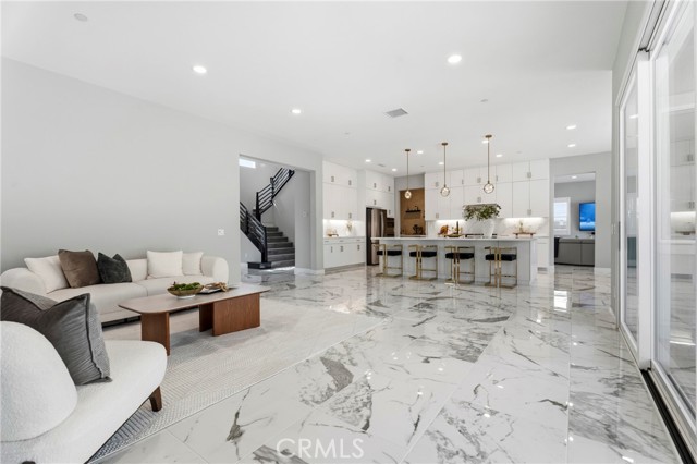 Detail Gallery Image 18 of 75 For 17721 Ridgeline Ct, Saugus,  CA 91350 - 4 Beds | 4 Baths