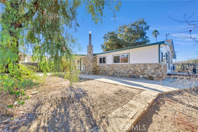 Detail Gallery Image 2 of 49 For 41209 Gibbel Rd, Hemet,  CA 92544 - 3 Beds | 2/1 Baths