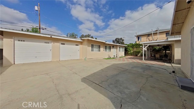 5633 Denny photo 8