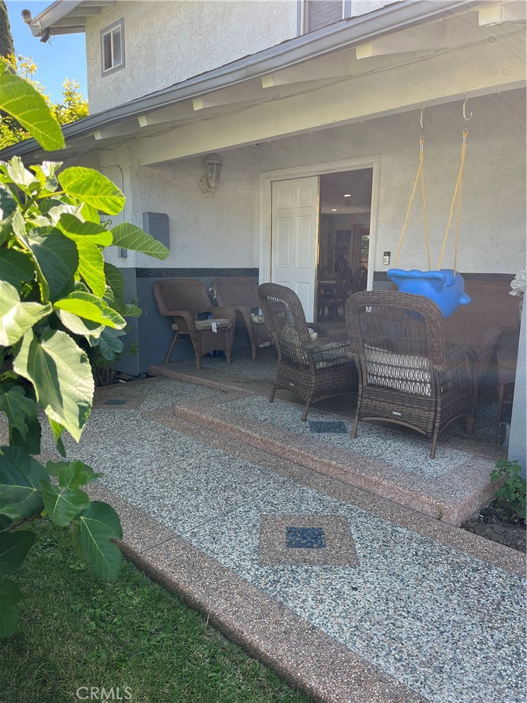 https://media.crmls.org/medias/a07385ac-6bd5-435f-9f4c-9c753eb0e3f4.jpg?preset=X-Large