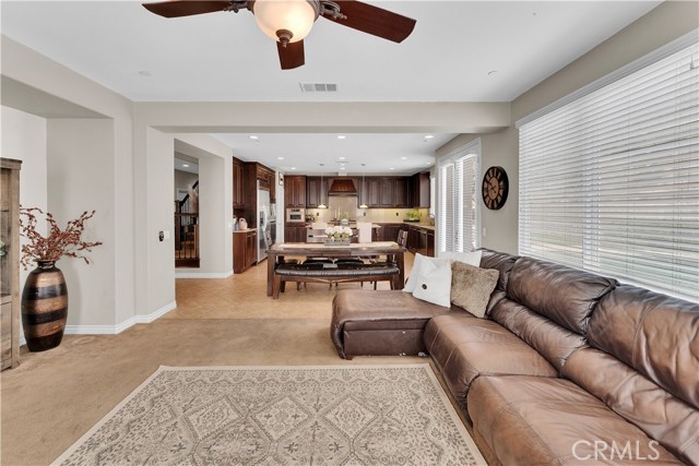 14668 Stageline Lane, Fontana CA: https://media.crmls.org/medias/a073a7e8-5697-42e8-a0ec-da5dca5962e7.jpg