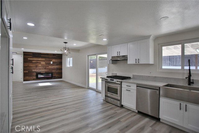 Detail Gallery Image 9 of 38 For 412 Nottingham Dr, Redlands,  CA 92373 - 5 Beds | 3/1 Baths